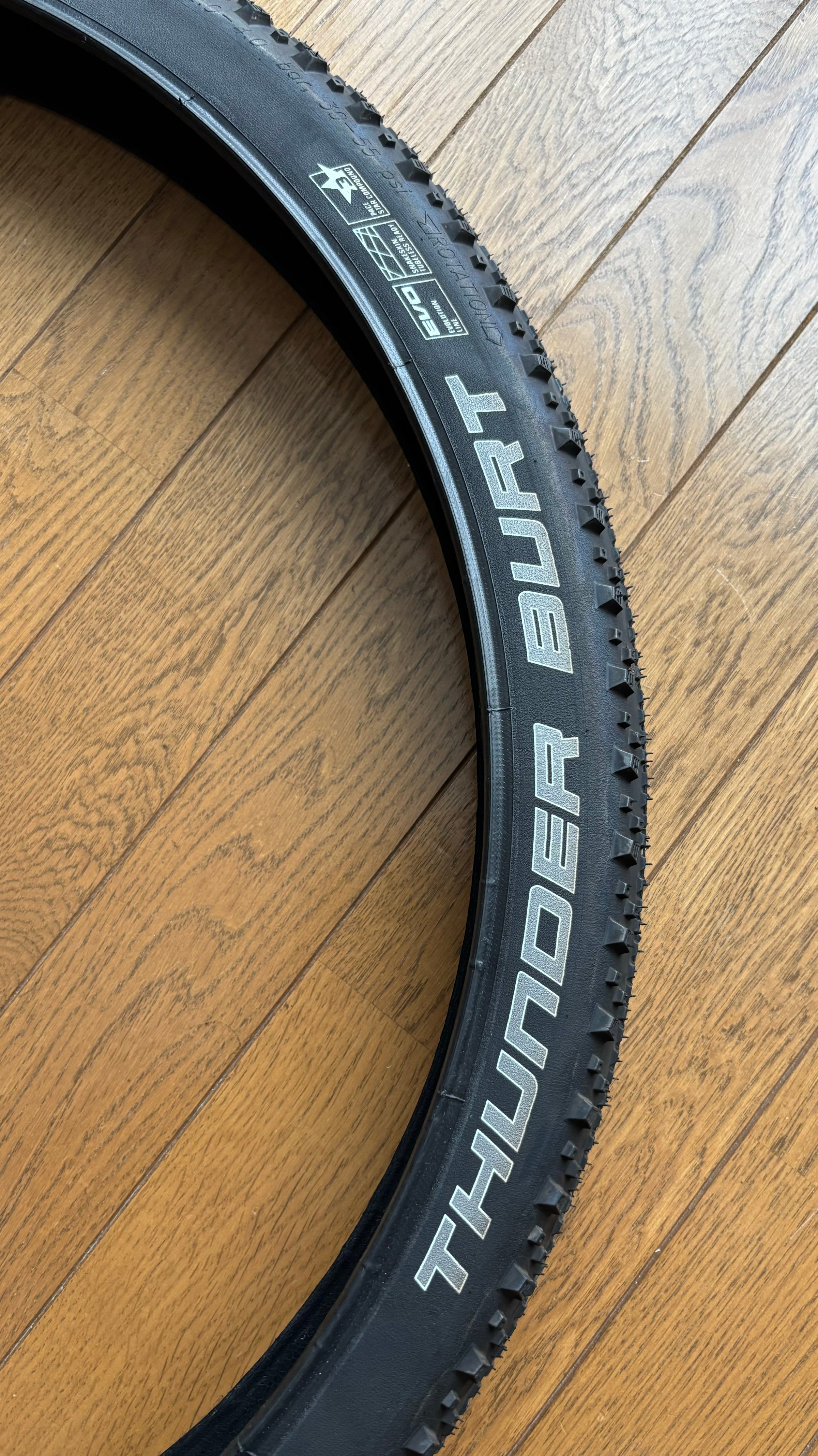 美品 SCHWALBE THUNDER BURT 27.5 2.10 2本セット SCHWALBE* thunder burt tire (black) - BLUE LUG ONLINE STORE