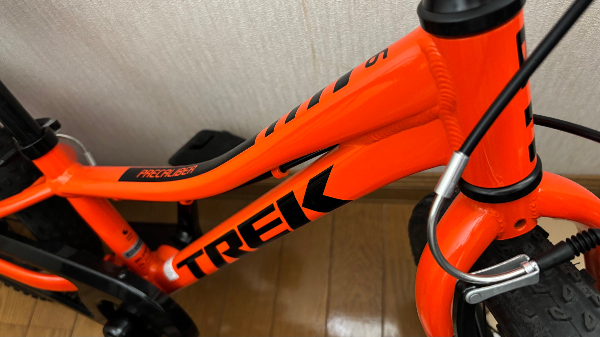 TREK トレック　PRECALIBER 16インチ　オレンジ TREK Precaliber 16 Kids Bike in Orange